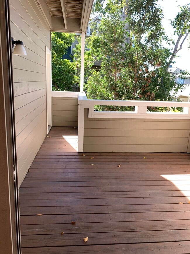 Building Photo - Belmont Hills Sanctuary: 3 En-Suite Suites Behind Oracle & Farallon Park