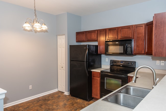Building Photo - 4839 Heritage Heights Cir