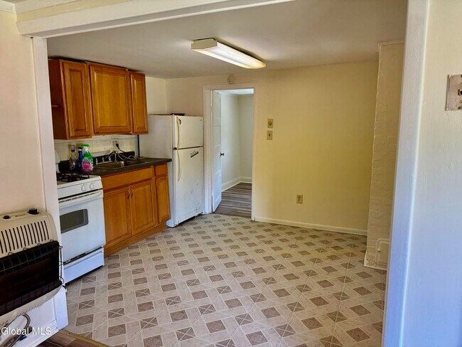 Building Photo - 20 Kowal Ln