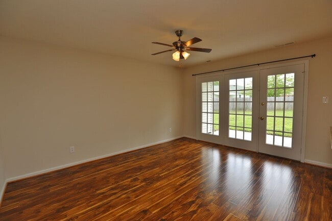 Building Photo - Ranch Home - Backs to Community Pool & Playgrounds - Pet-Friendly - Available 06-23-26!