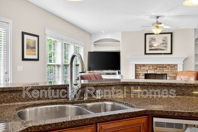 Building Photo - 2137 Roswell Dr
