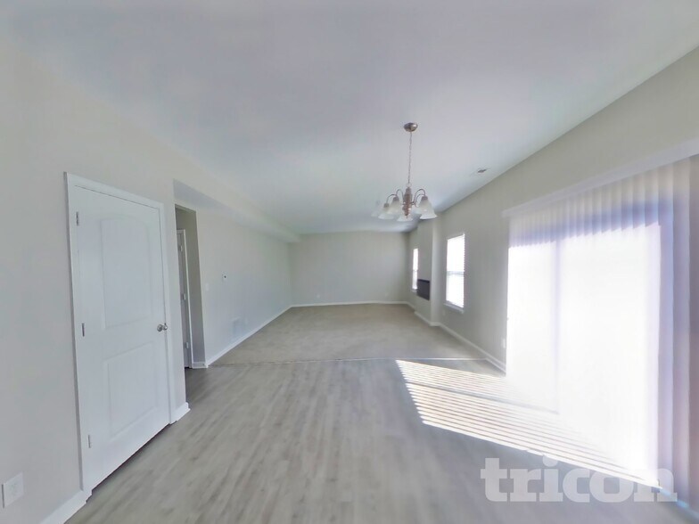 Building Photo - 371 Wakefield Ct