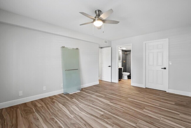 Building Photo - 2518 SE Anchorage Cove