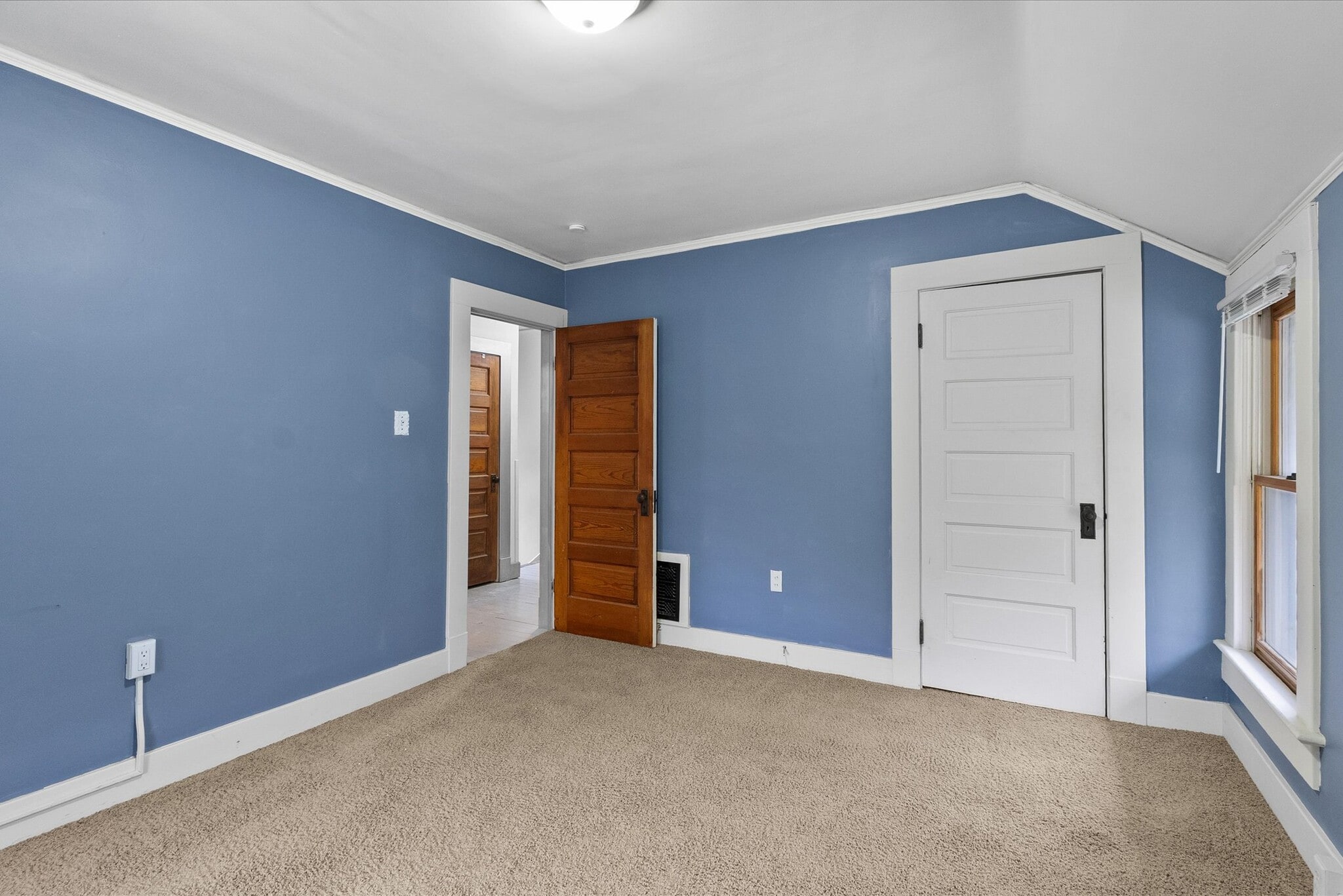 Building Photo - 1134 Saint Joseph Blvd