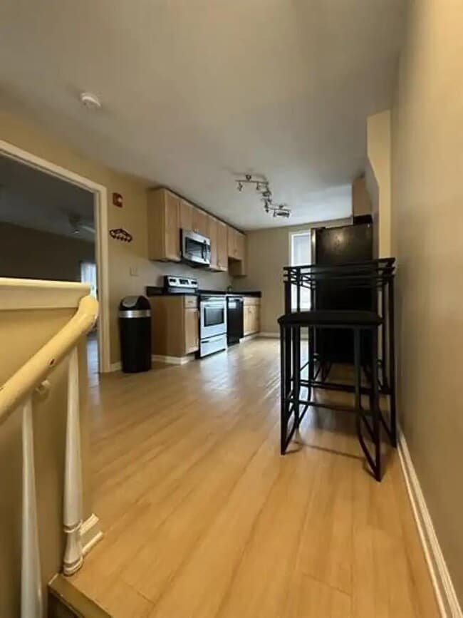 Building Photo - 202 N Townsend St