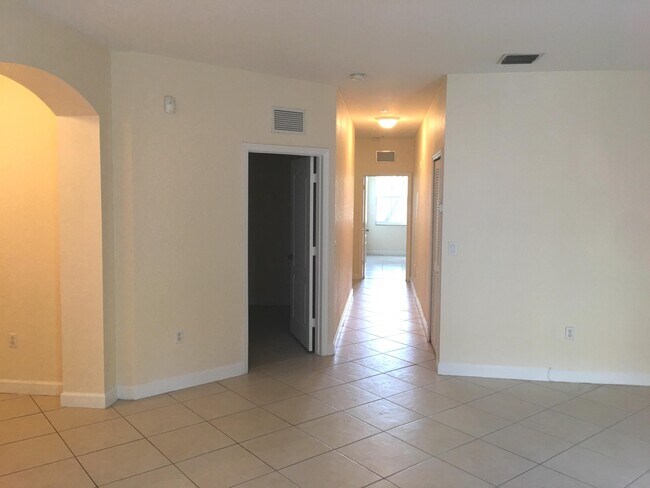 Building Photo - 2008 Shoma Dr