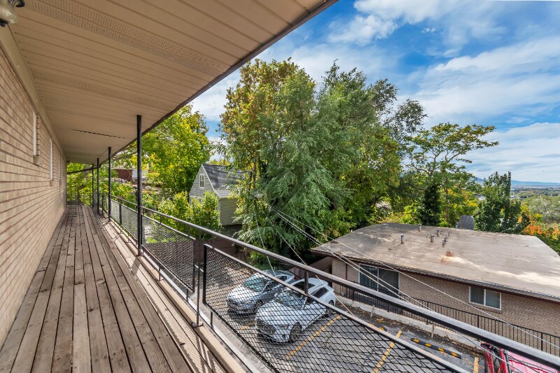 Building Photo - 475 N St E