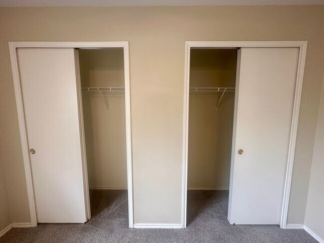 Building Photo - FALL INTO A NEW HOME WITH OUR MOVE-IN SPECIALS!