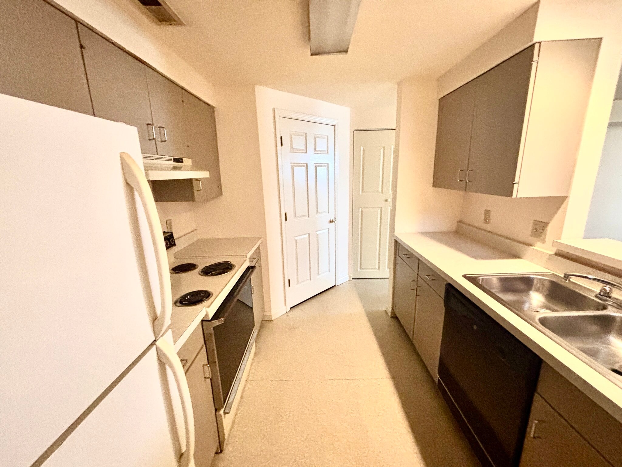 Kitchen - 2325 S 10th St
