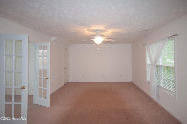 Building Photo - 115 Birdie Ct