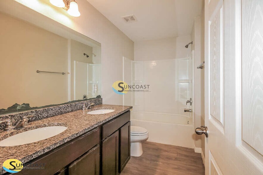 Building Photo - 14111 SW 48th Ct