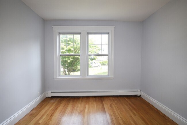 Building Photo - 218 Wachusett St