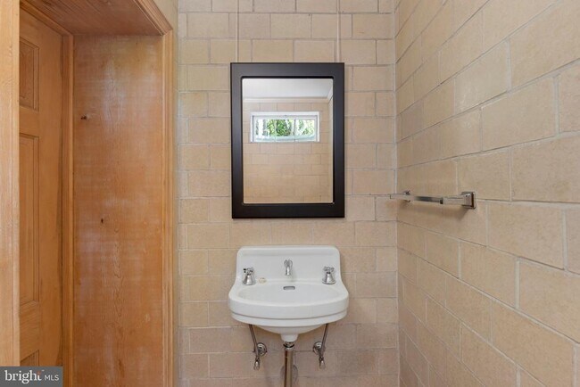 Building Photo - 5109 Fairglen Ln