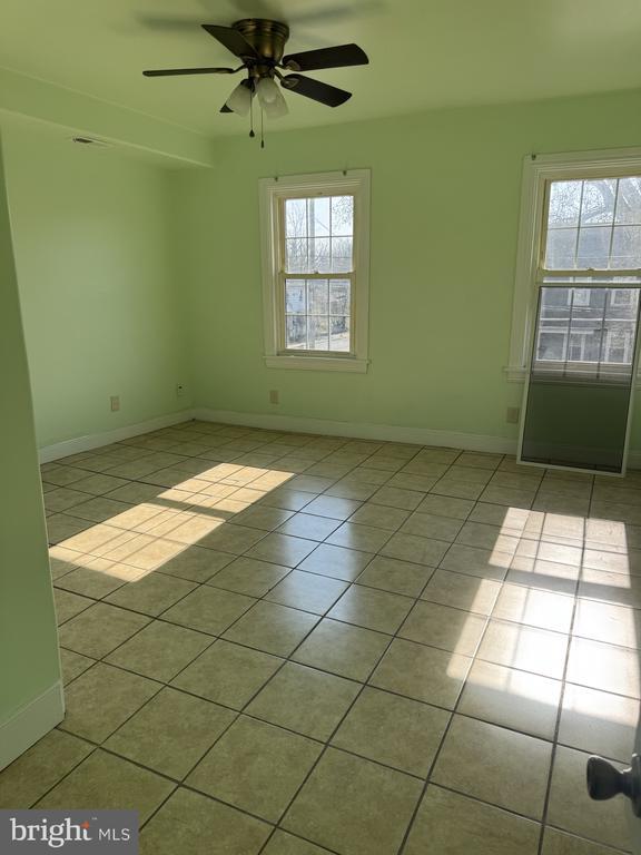 Building Photo - 332 E Broadway