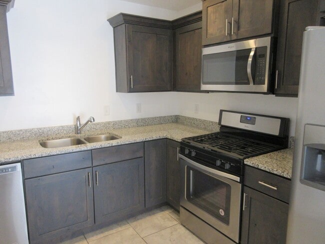 Building Photo - Single Level Twin Home, Gemini Meadows