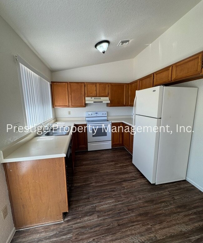 Building Photo - Very Cute South West Side 3/2!! Call Now!