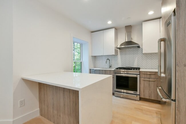 Building Photo - 55 E Springfield St