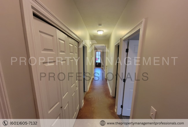 Building Photo - Tranquil Haven for Rent in Charming Brandon!