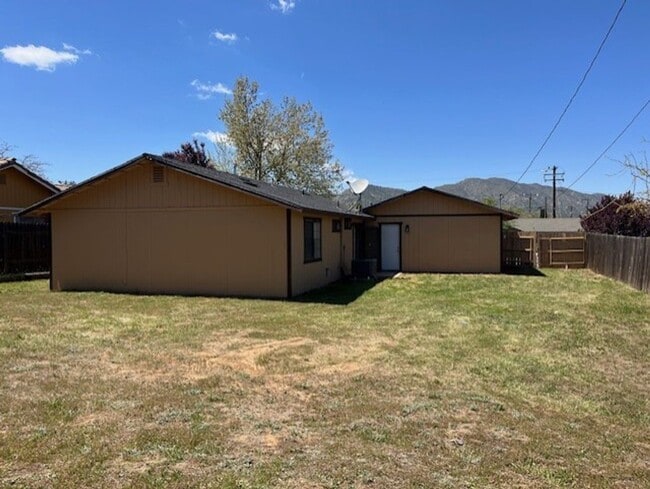 Building Photo - 21440 Santa Barbara Dr