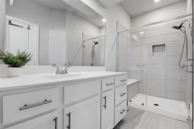 Building Photo - 5309a Baythorne Dr