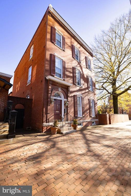 Building Photo - 407 N Washington St