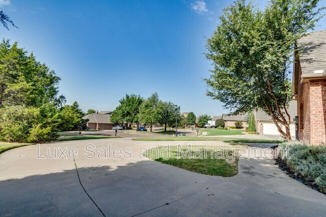 Building Photo - 3341 Heritage Green Cir