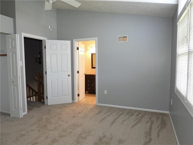 Building Photo - 2630 Birchwood Ln