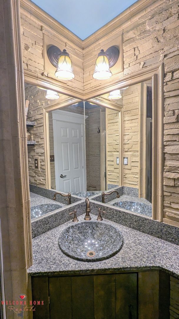 Building Photo - 4520 S Thompson Ave