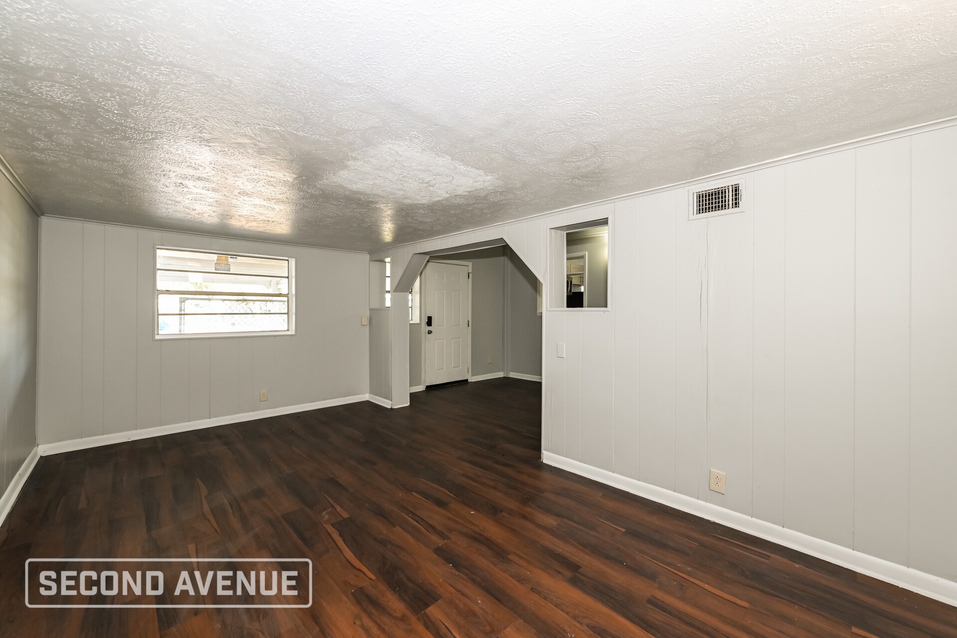 Building Photo - 1964 Leonard Cir S