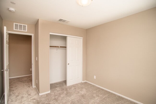 Building Photo - COMING SOON!! GorgeousTownhome in Summerlin