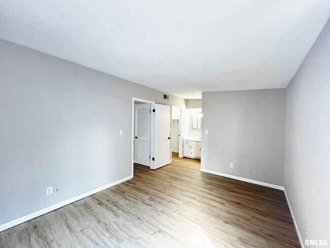 Building Photo - 6809 N Frostwood Pkwy