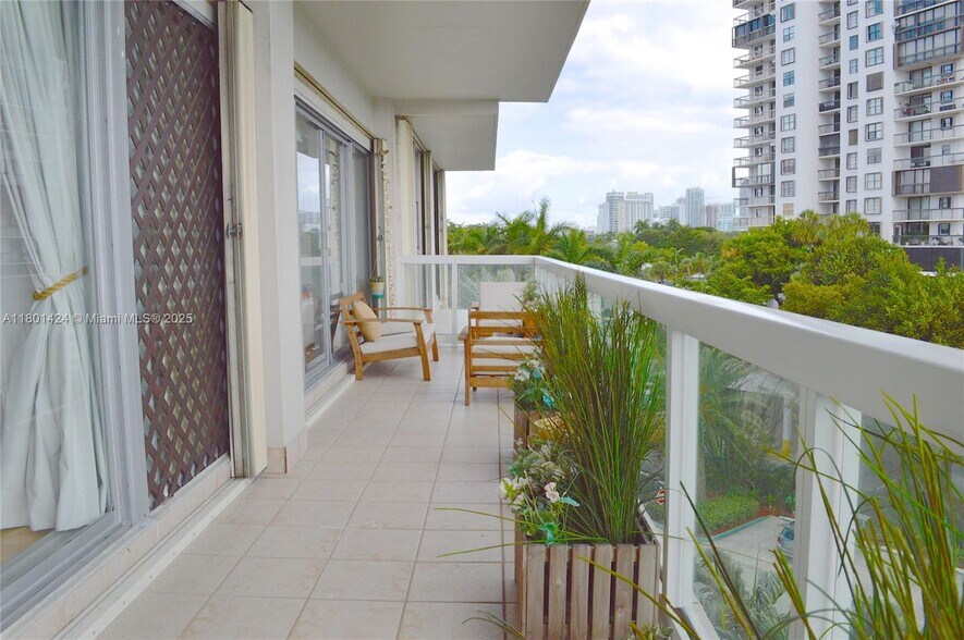 Building Photo - 2451 Brickell Ave