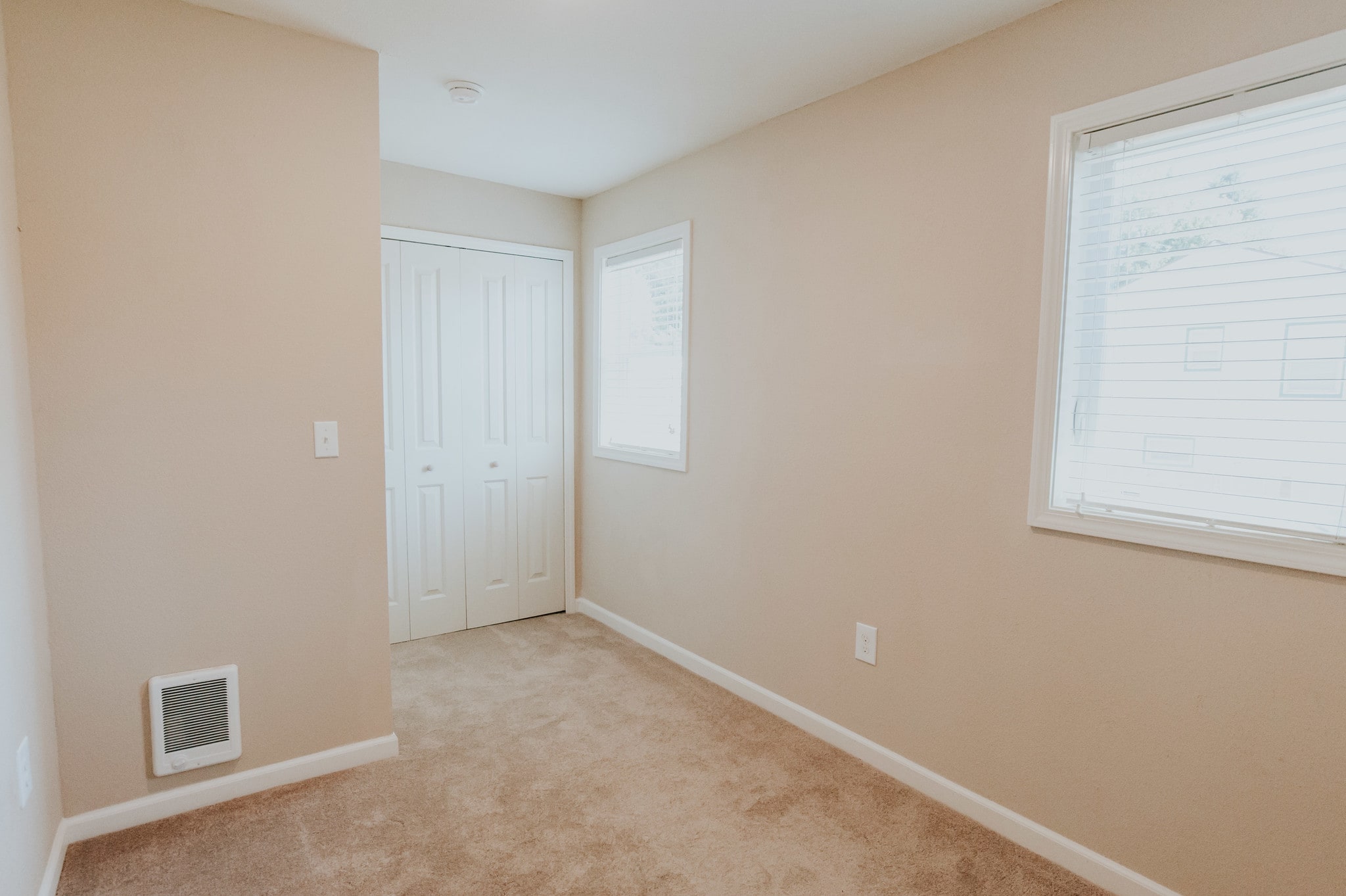 Building Photo - 1901 Douglas St