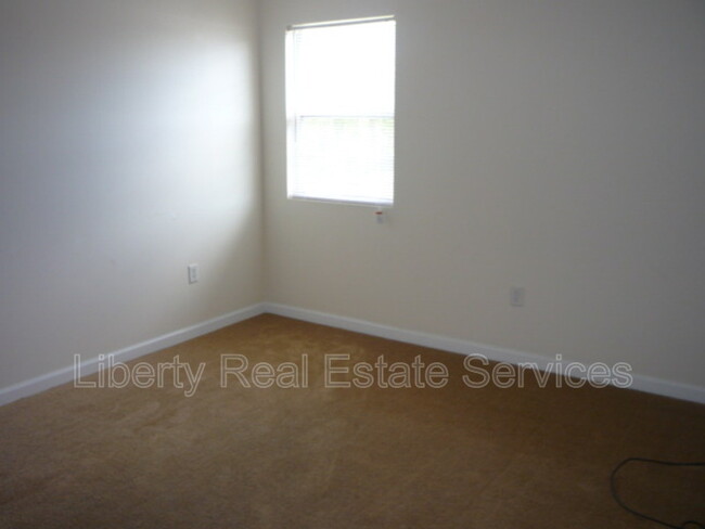 Building Photo - 133 Rolland St