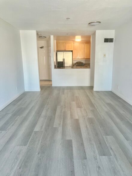Primary Photo - 3550 Lebon Dr