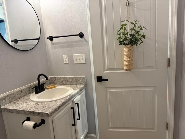 Building Photo - 351 Merlin Ct