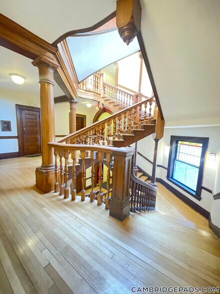 Building Photo - 2 Ware St