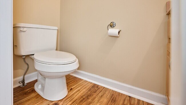 Building Photo - For Rent: 2BR, 1 1/2 BA condo, upstairs unit. Special: $400 off the first month for a lease that ...