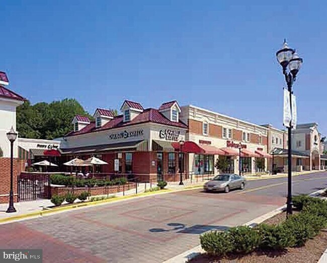 Building Photo - 8709 Spring Brook Way