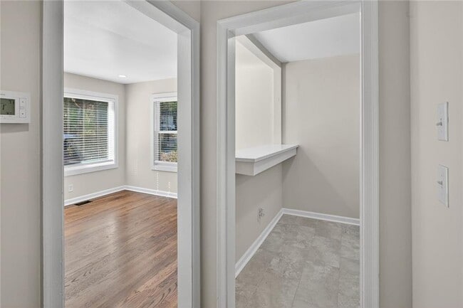 Building Photo - 475 Center Hill Ave NW