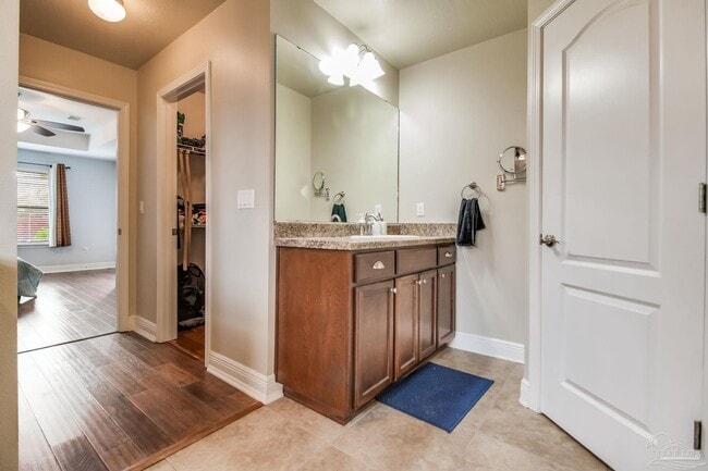 Building Photo - 5202 English Oak Dr