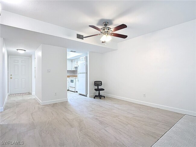 Building Photo - 28120 Pine Haven Way