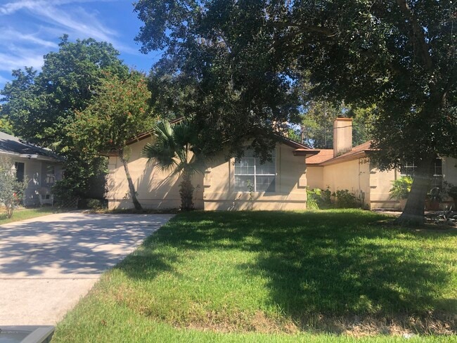 Primary Photo - 141 Jasmine St