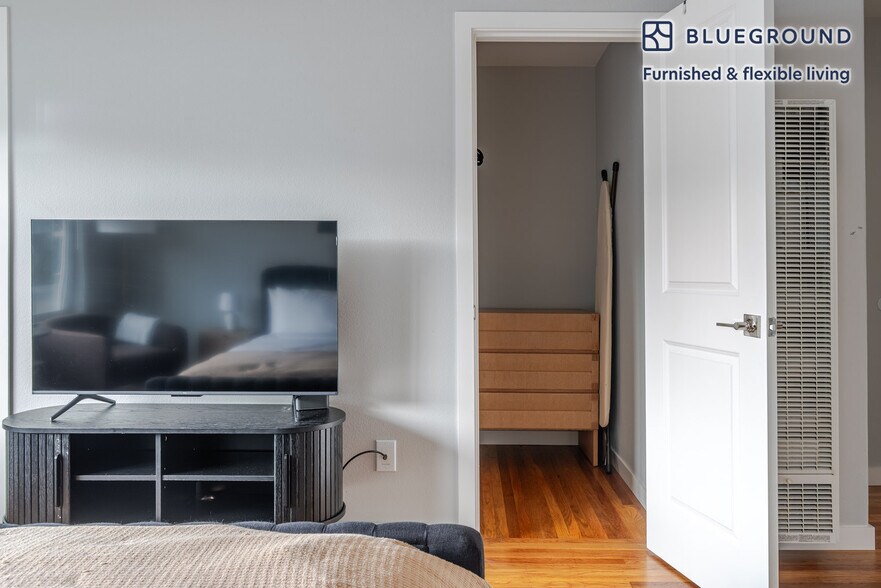 Building Photo - 1058 Noel Dr