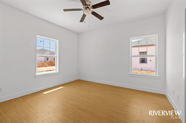 Building Photo - 1796 Riverview Dr