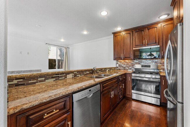 Building Photo - 4870 Santa Cruz Ave