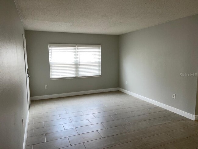 Building Photo - 5325 Curry Ford Rd