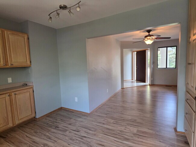 Building Photo - 1039 Cobalt St