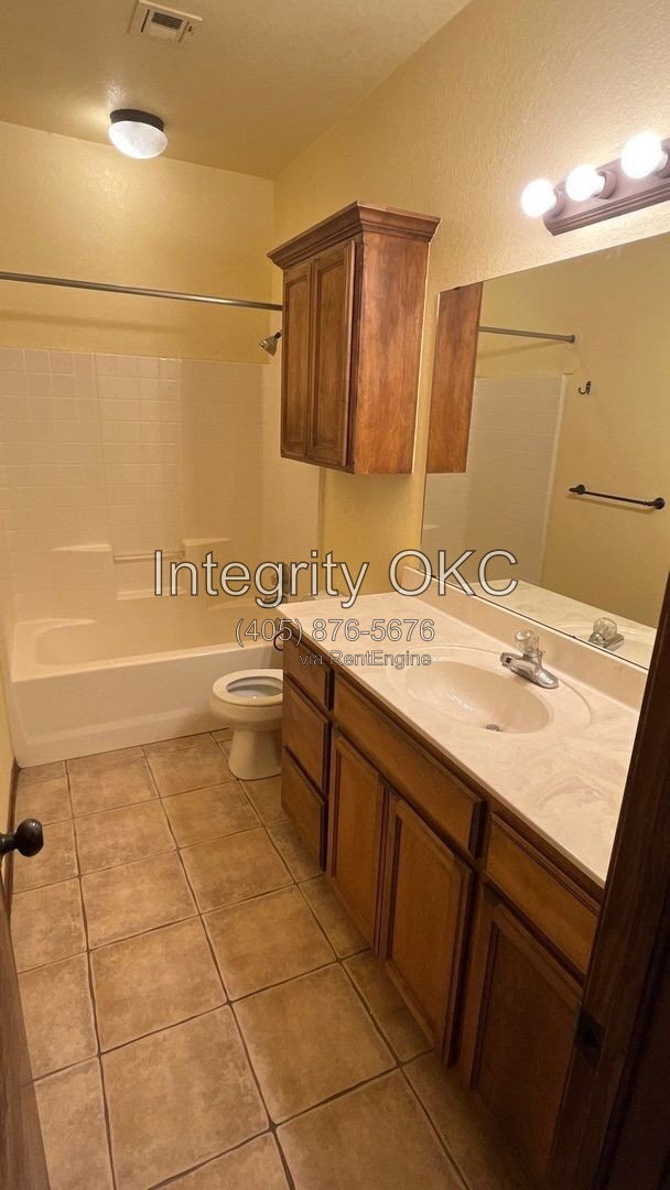 Building Photo - 642 Welston Cir