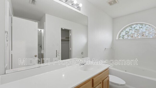 Building Photo - 137 Jerry Lees Trail